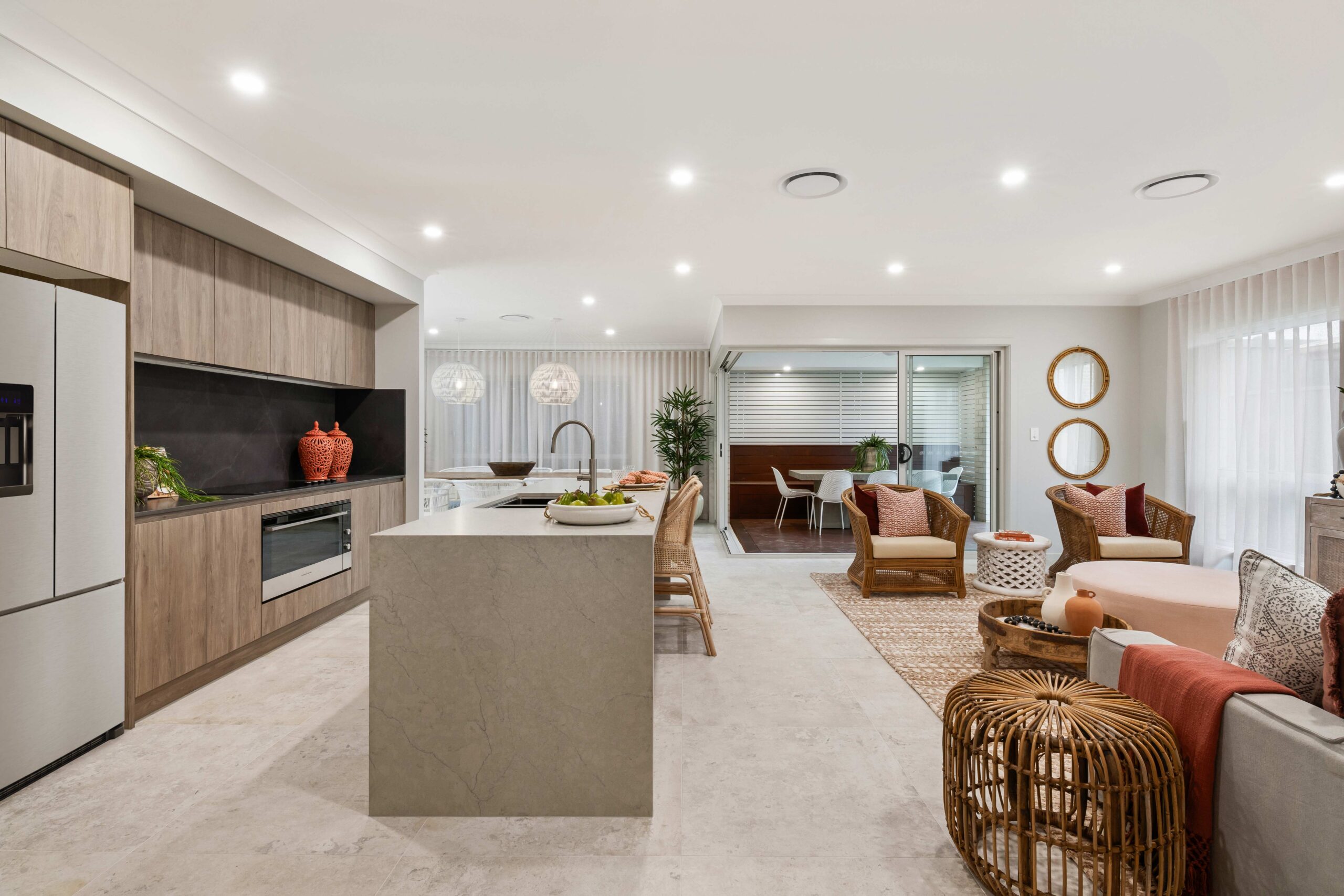 Hh Display Flagstone Coral 26 Family Kitchen2 Scaled