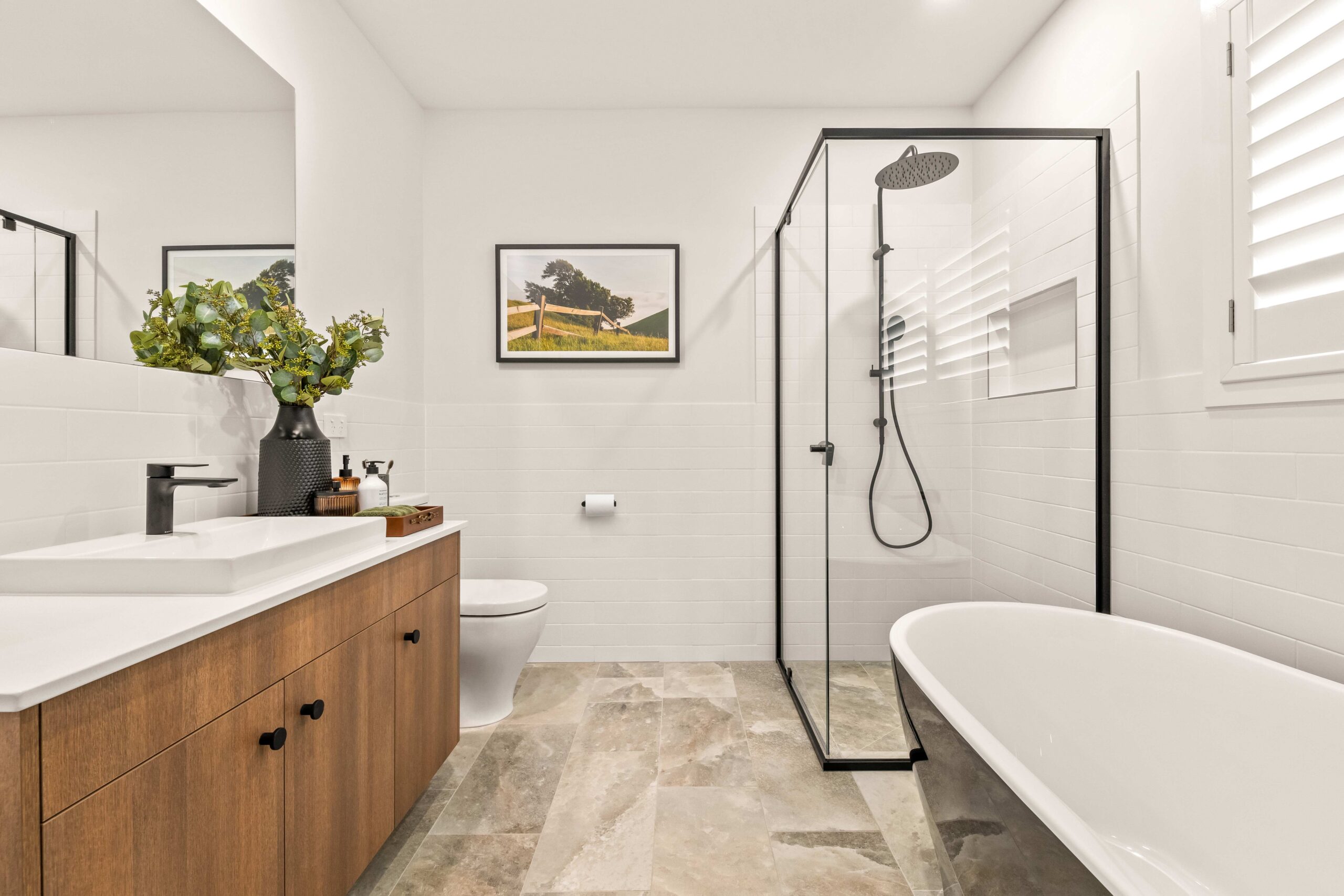 Hh Display Spring Mountain Magenta 33 Bathroom (1)